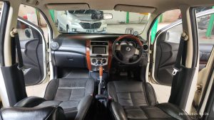 Nissan Grand Livina XV Ultimate AT 2013 - Gambar 2