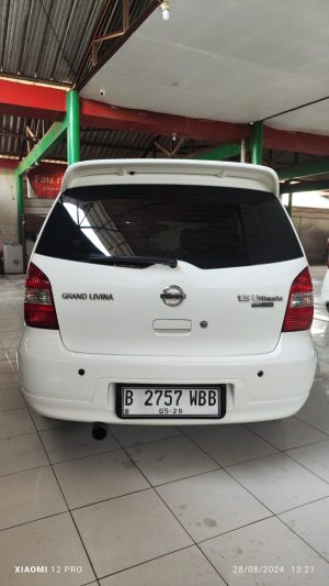 Nissan Grand Livina XV Ultimate AT 2013 - Gambar 3