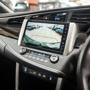 Toyota INNOVA VENTURER 2.4 DIESEL AT 2021 - Gambar 2