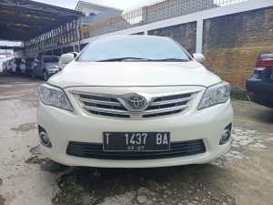 Toyota Corolla Altis 1.8 AT th 2011